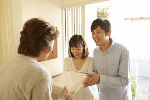 引越しに欠かせない挨拶と手土産とは？