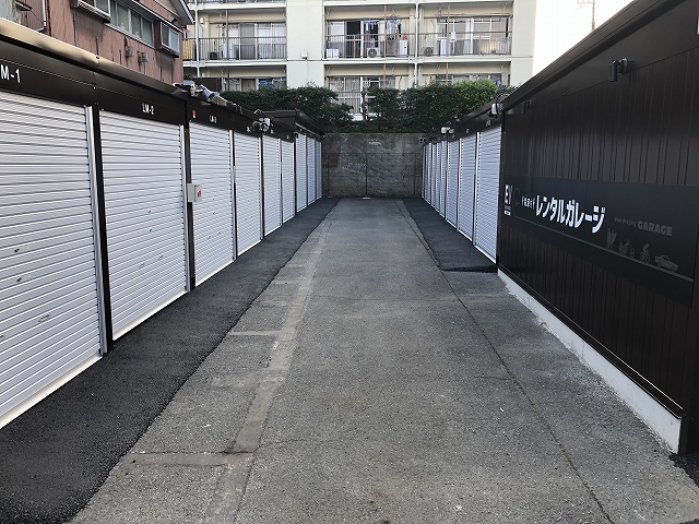 横浜六角橋店 通路