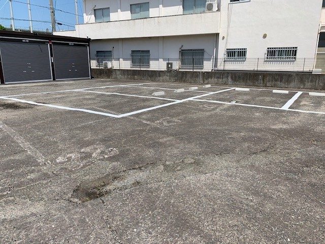 津中央店 月極駐車場併設